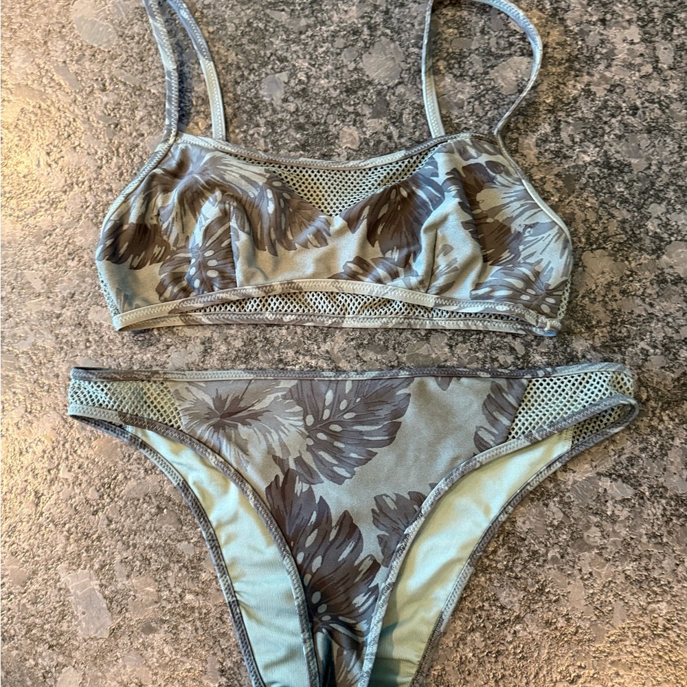 Aerie Black and Green Leaf Print Bikini Size Small